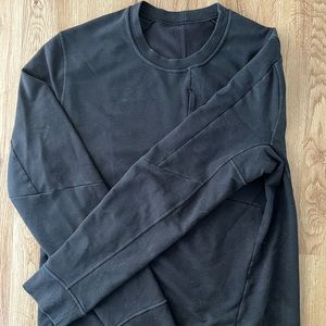Lululemon Men’s Crewneck Front pocket